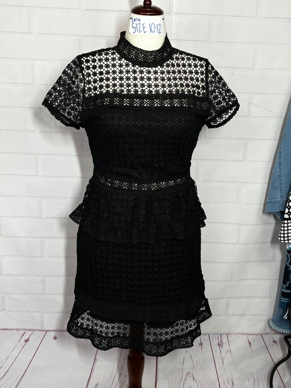 |•SHE + SKY•| Pretty Black Lace Dress Size Large